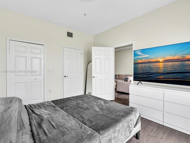 Building Photo - 7085 Nova Dr