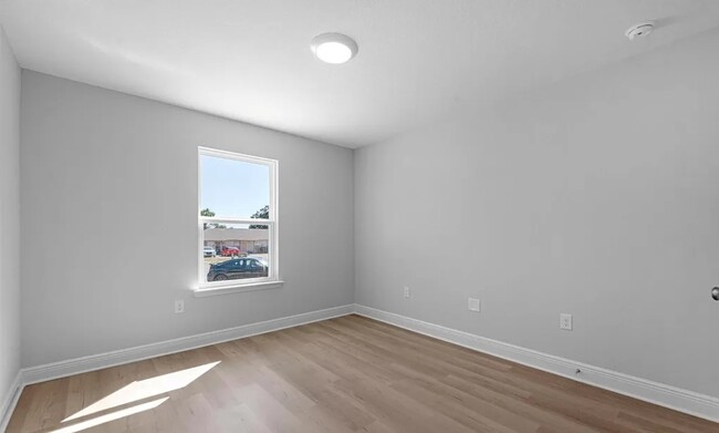Building Photo - 7246 Pro Ln