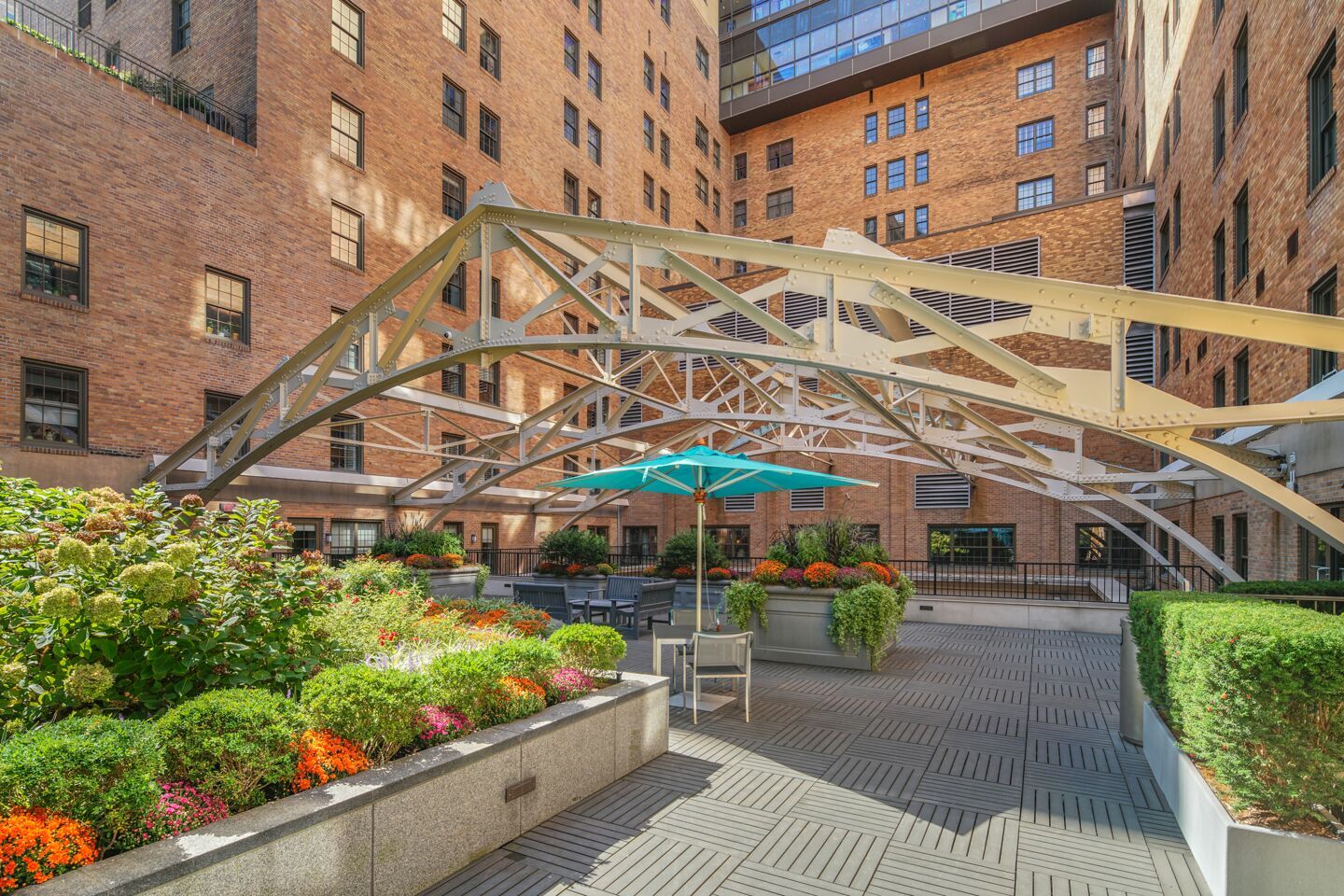 Building Photo - 225 S 18th St