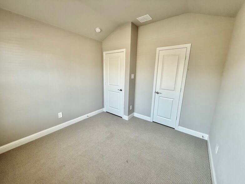 Building Photo - 2358 Aspen Hl Dr