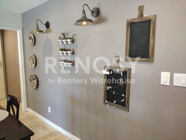 Building Photo - Ideal 3 Br+Den 2 Ba 2 Car Garage Home with Pool Near Loop 202 and Gilbert Rd in Mesa