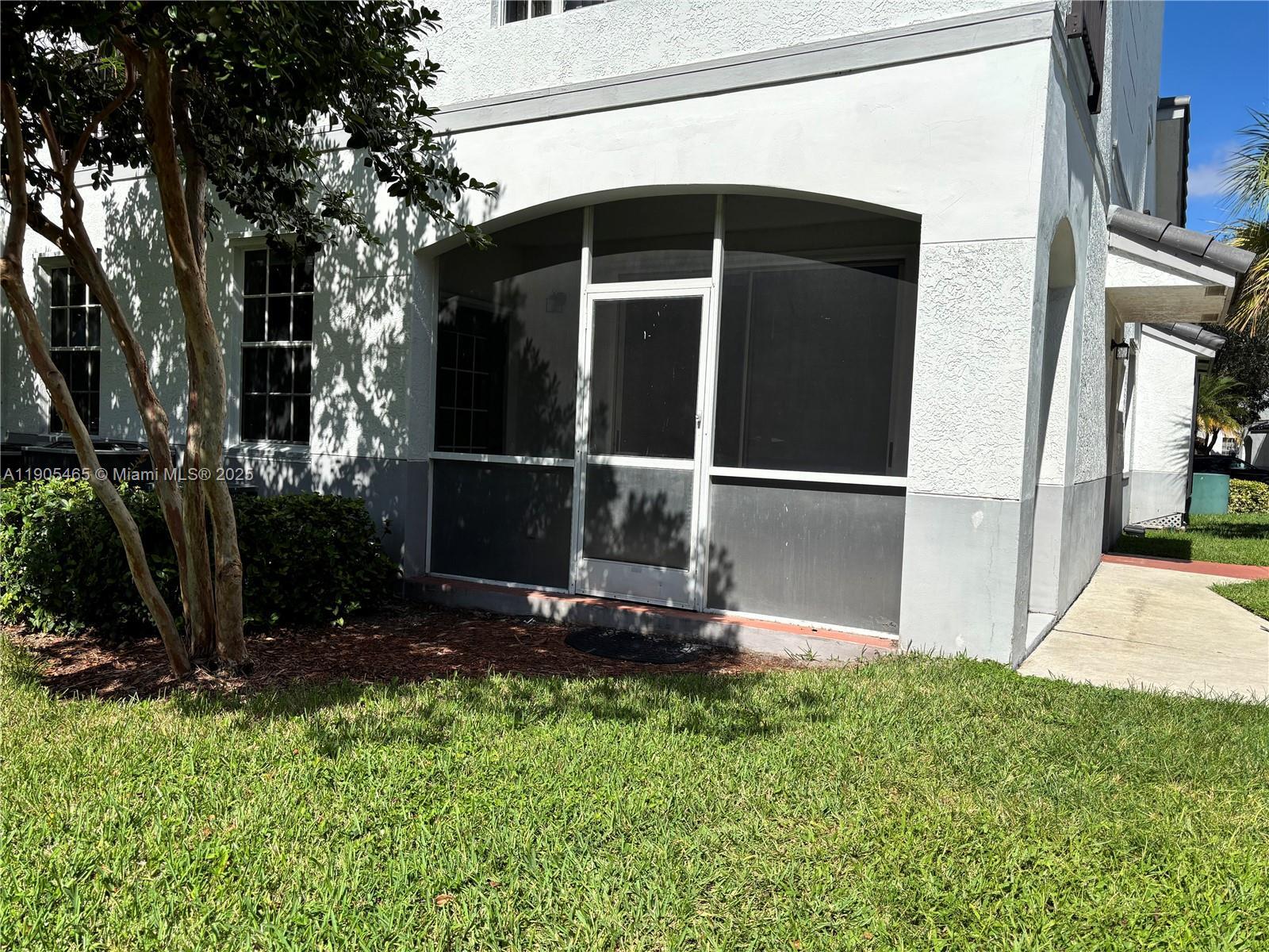 Building Photo - 741 SW 148th Ave