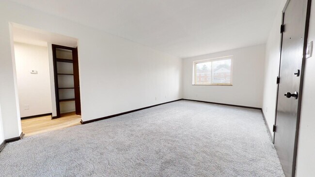 Building Photo - Parma - Ridgewood Lofts - 1 bedroom unit.