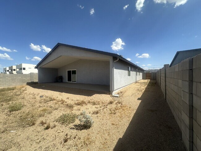 Building Photo - 2535 E Broadway Rd