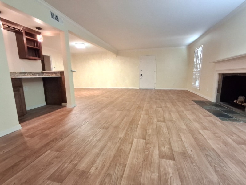 Building Photo - 102 Ruelle