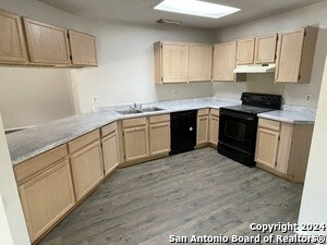 Building Photo - 9235 Ridge Post