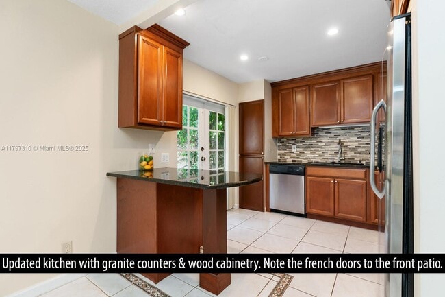 Building Photo - 6493 Via Regina