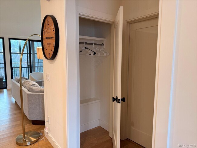 Building Photo - 6 Conifer Ct