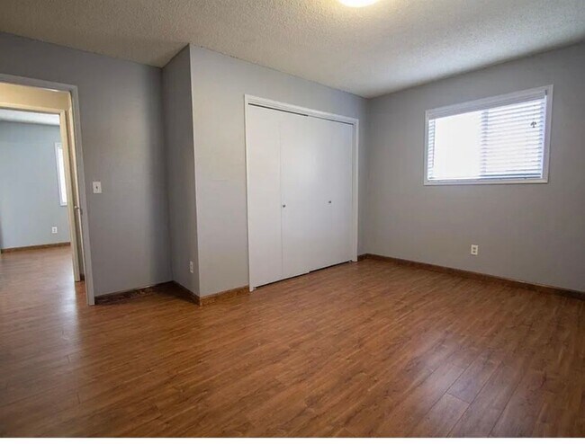 Building Photo - Spacious 4 Bed / 3 Bath Home – Great for Roommates!