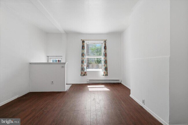 Building Photo - 525 Morse St