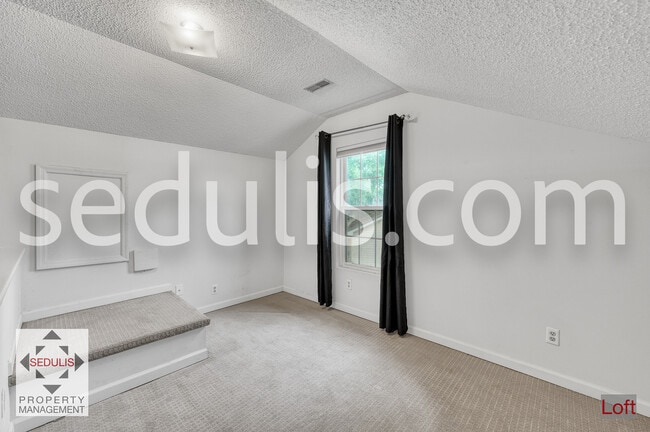 Building Photo - 6634 Bent Creek Dr