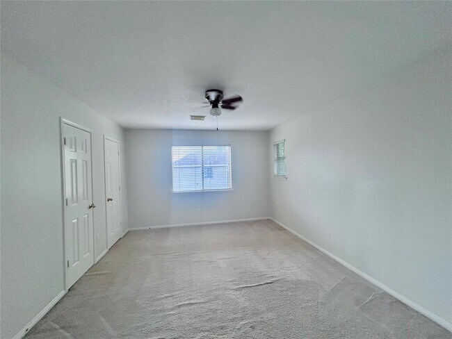 Building Photo - 2519 Silver Meadow Dr