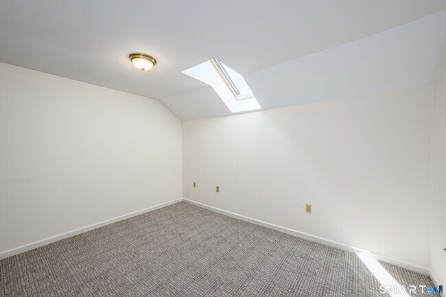 Building Photo - 1400 Hartford Tpke