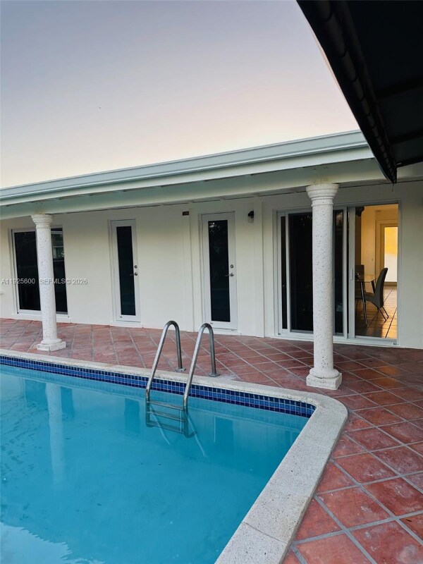 Building Photo - 3225 SW 94th Ave