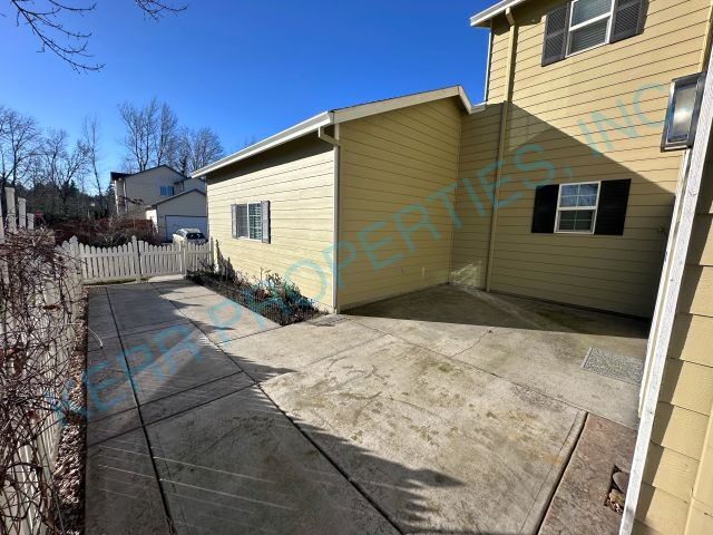 Building Photo - FREE RENT! Charming 3-Bedroom Retreat with Stunning Views on Shore View Dr!