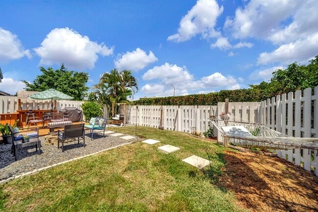 Building Photo - 9743 Saratoga Park Ct