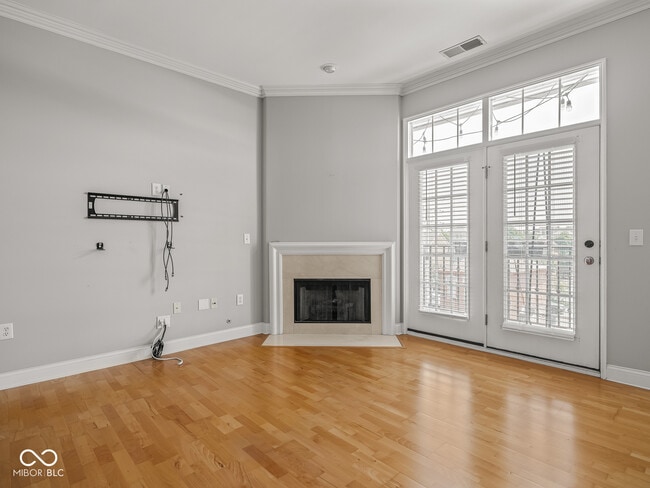 Building Photo - 450 E Ohio St