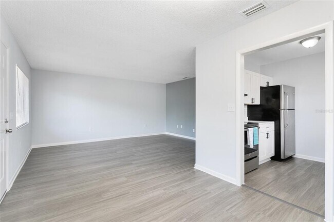 Building Photo - 2000 15th Ct NW