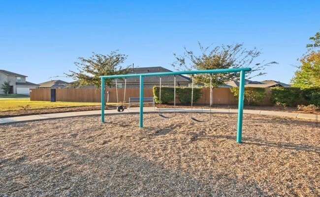 Building Photo - 16779 Country W Dr