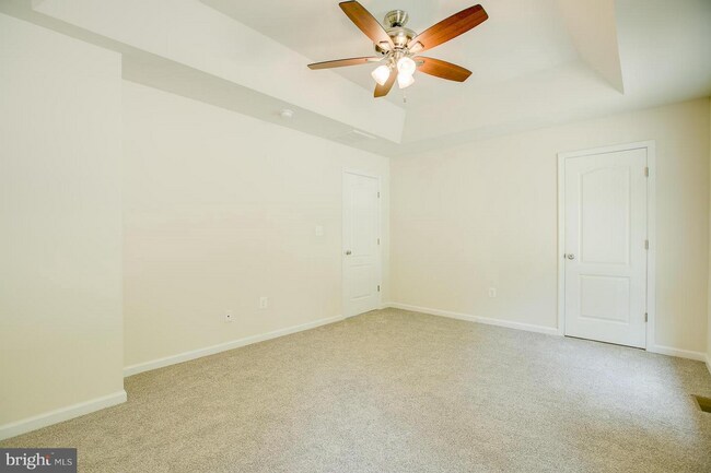 Building Photo - Sought After Aquia Harbour