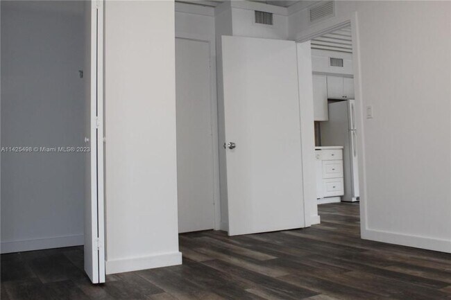 Building Photo - 2 bedroom in North Miami FL 33161