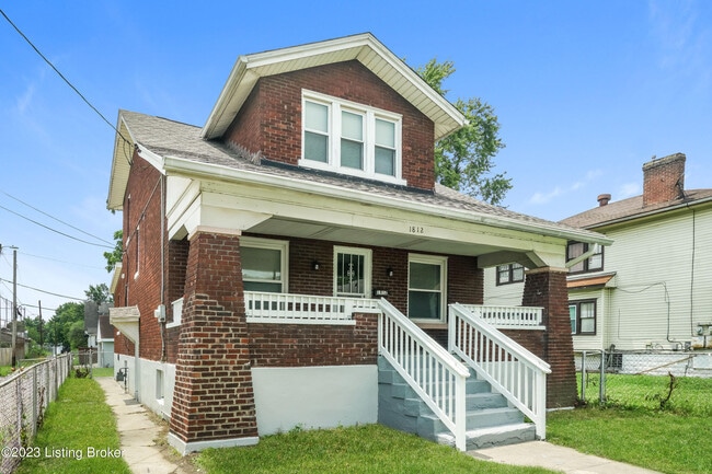 Building Photo - 1812 W Gaulbert Ave