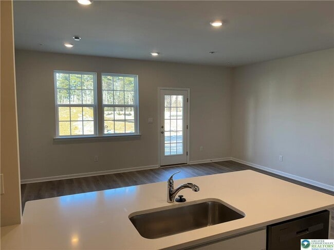 Building Photo - 1163 Susan Cir