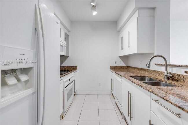 Building Photo - 335 S Biscayne Blvd