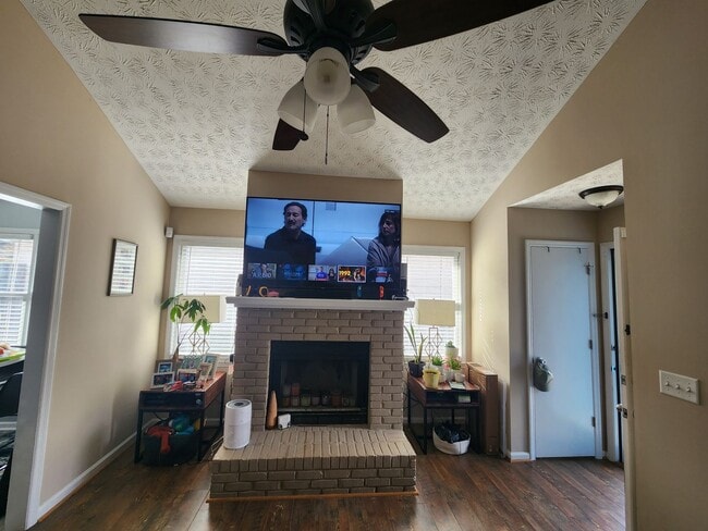 Building Photo - Cozy 3 Bedroom 2 Bath Corner Lot in Columbus, GA