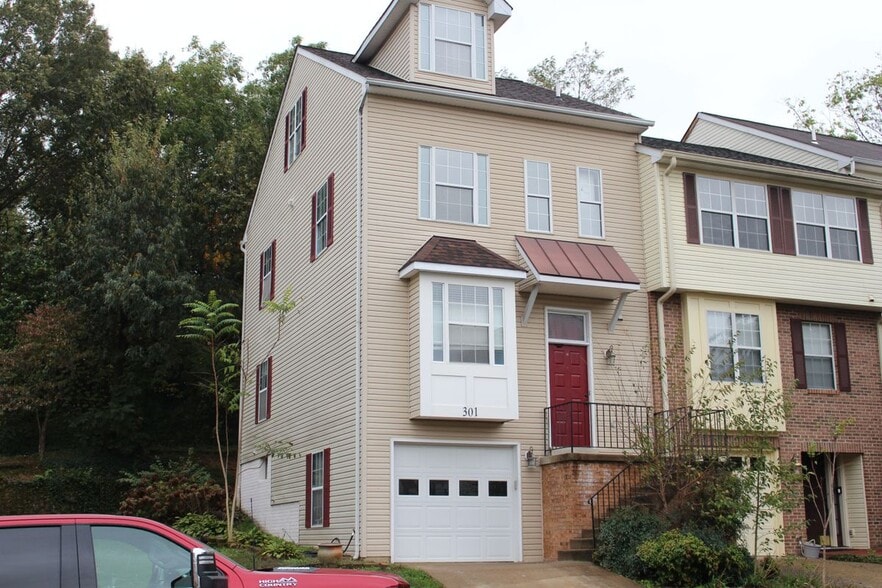 Primary Photo - 301 Shaw Ct