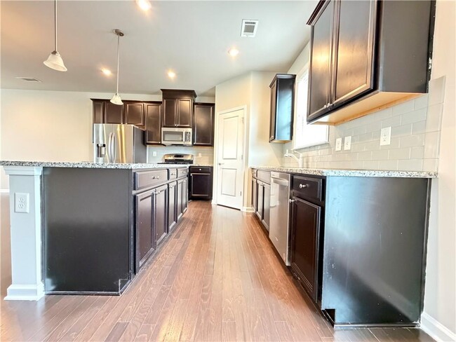 Building Photo - 2838 Vlg Pk Bnd