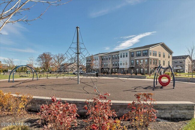 Building Photo - 29 Midway Rd N