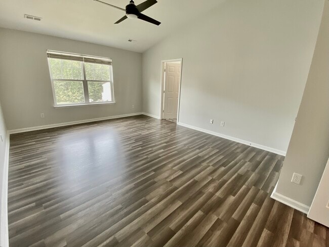 Owner's Suite - 1328 Stone Manor Dr