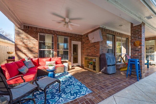 Building Photo - Prestigious 4-3.5-2 w POOL in Grapevine, Carroll ISD!