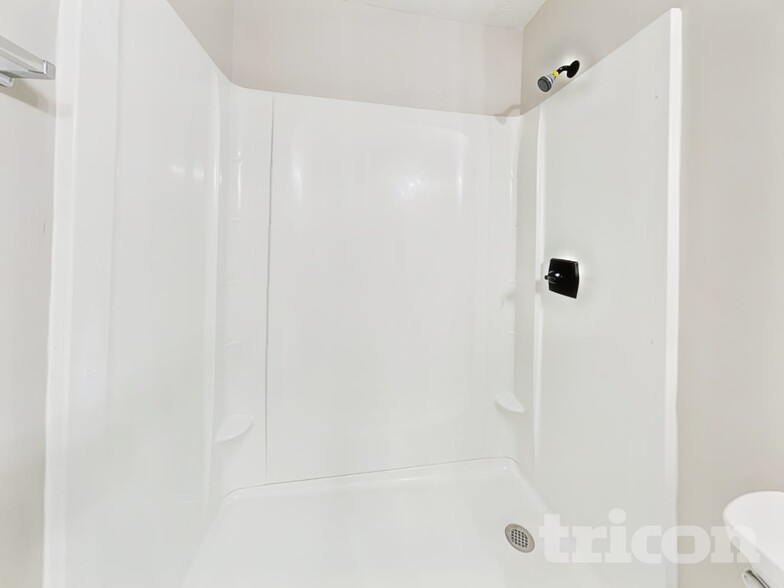 Building Photo - 1928 Walden Park Dr