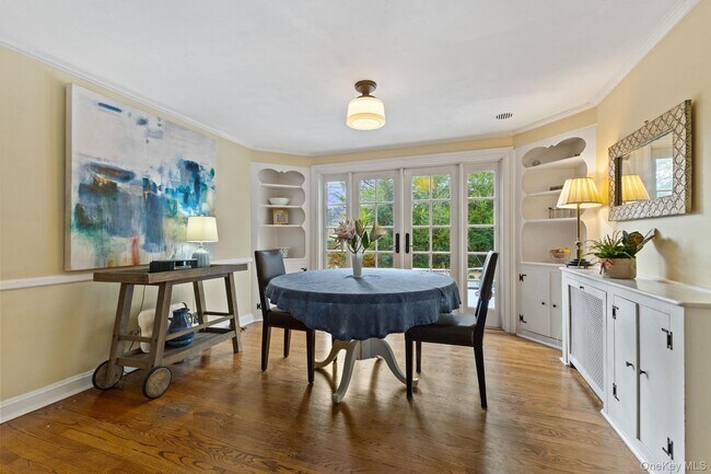 Building Photo - 8 S Bedford Rd