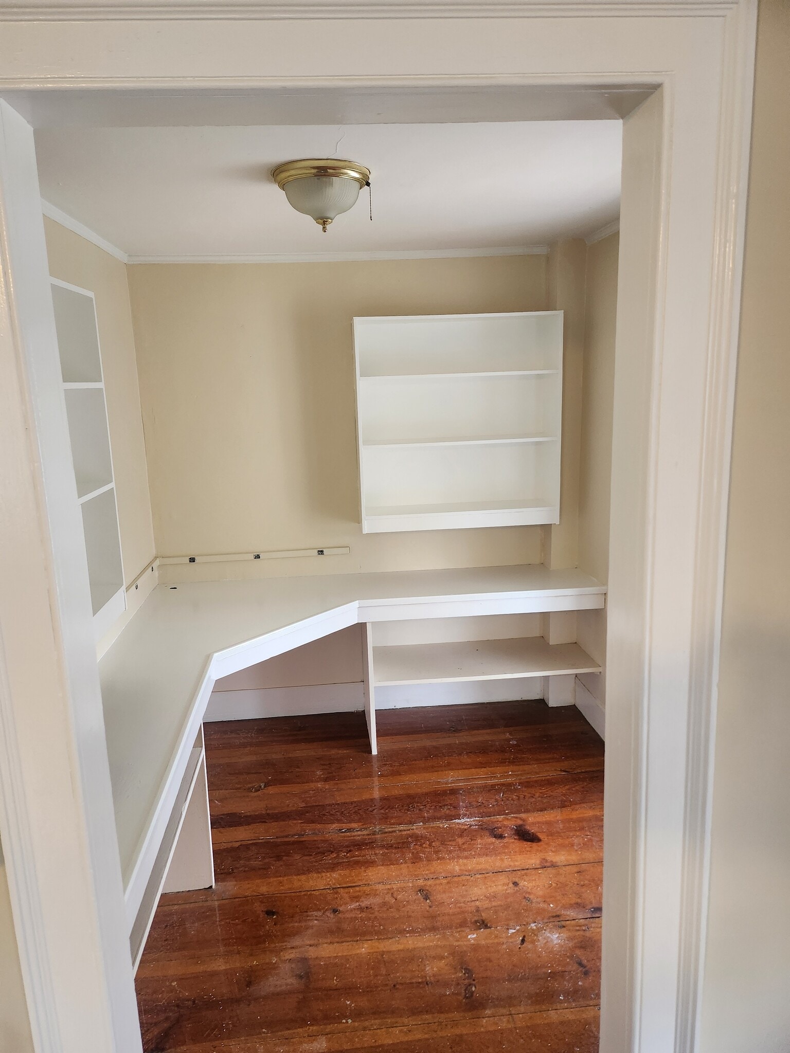 Building Photo - 27 Walnut St