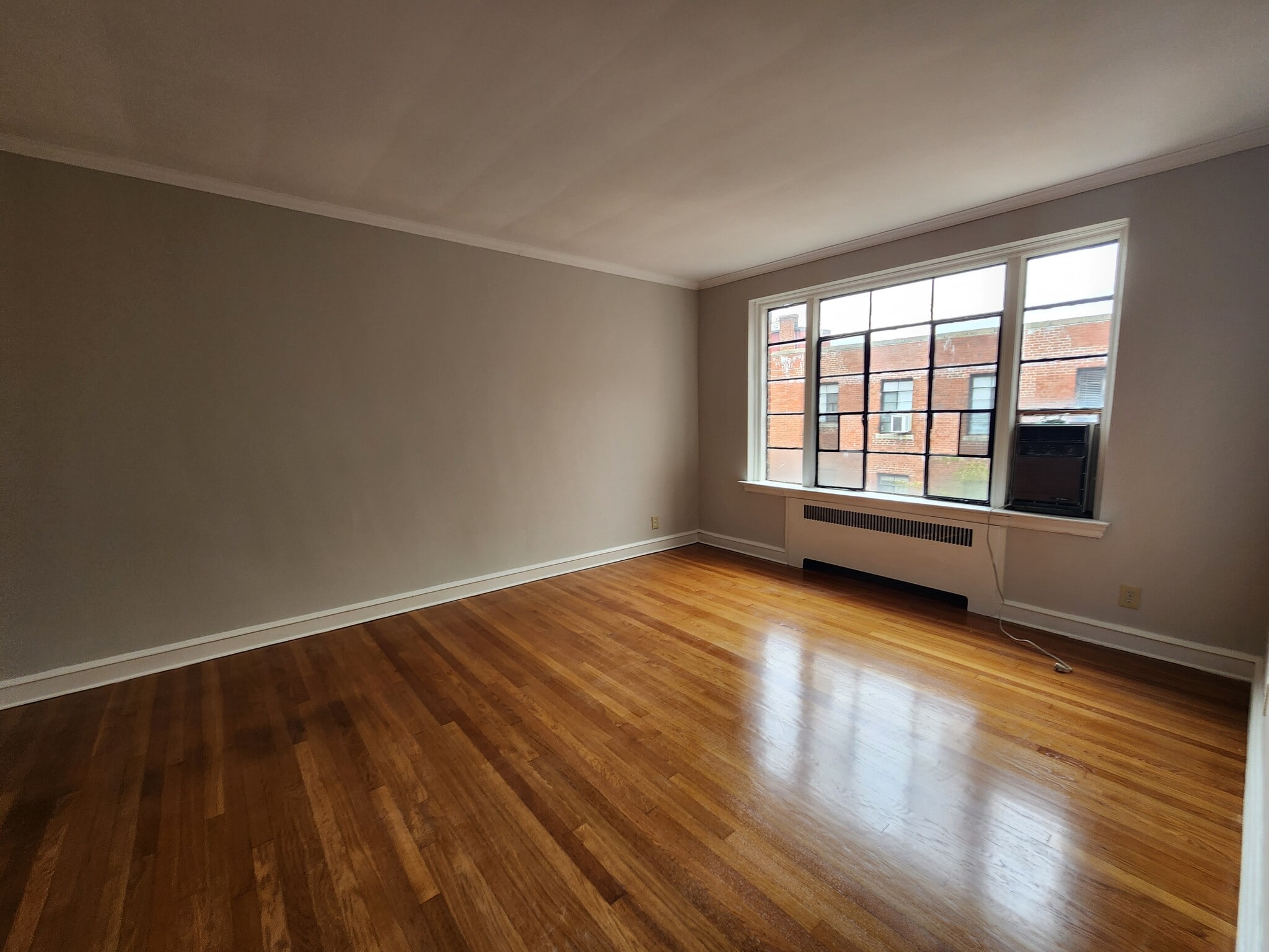 Building Photo - 105 Longwood Ave