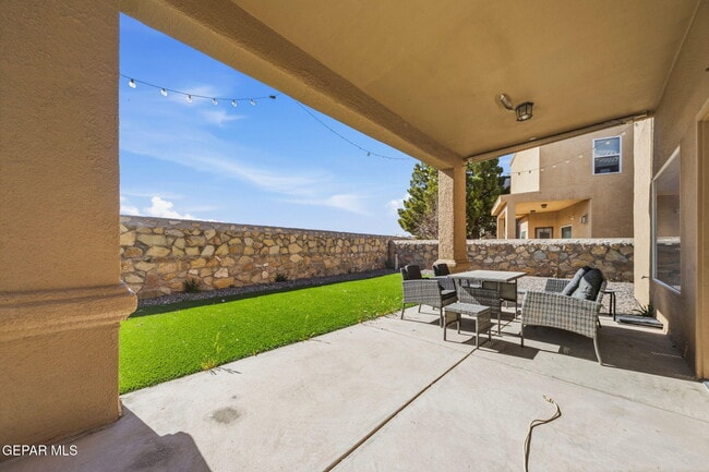 Building Photo - 3645 Almond Beach Dr