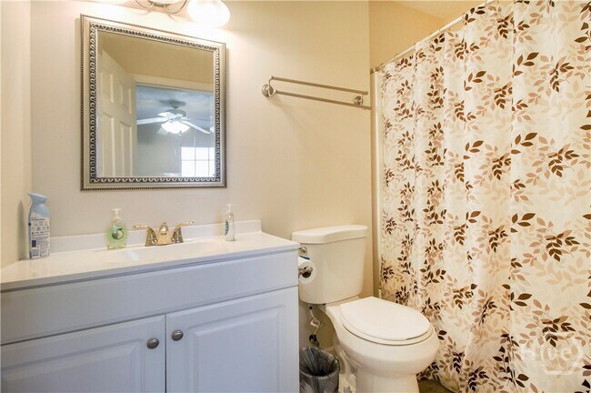 Building Photo - 34 Knollwood Cir