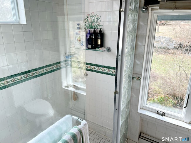 Building Photo - 32 West Ave