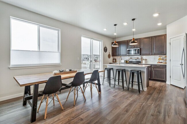 Building Photo - Better-Than-New Home in Prairie Song - 4-Bed, 3-Bath, 3-Car