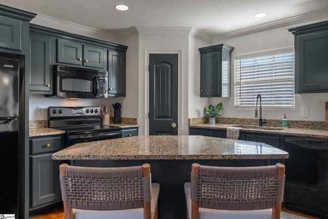 Building Photo - 7 Hamilton Ave