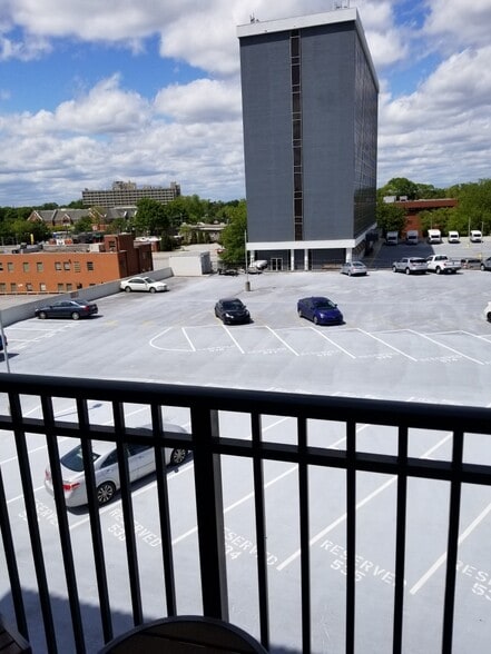 Building Photo - 230 E Ponce de Leon Ave