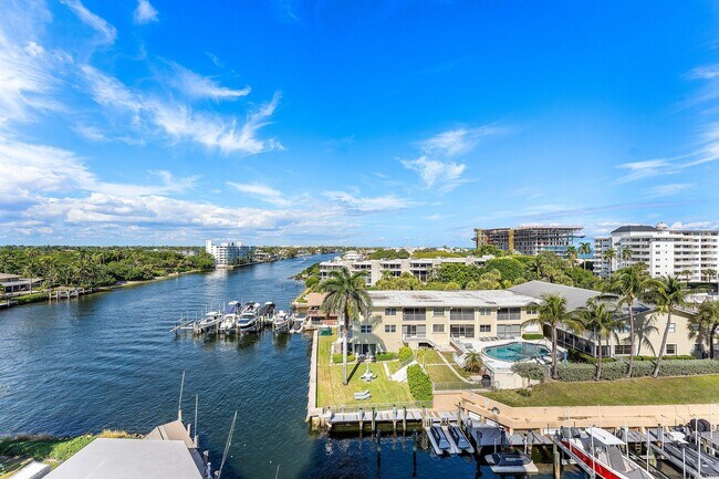 Building Photo - 1160 Hillsboro Mile