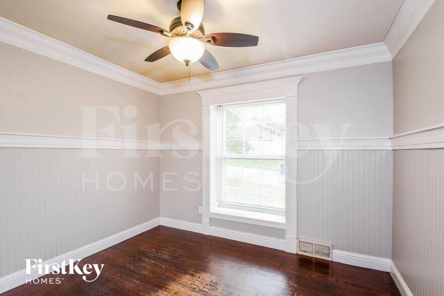 Building Photo - 3915 Rodapa Dr