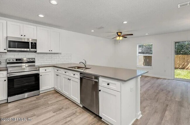 Building Photo - 3585 Drexel St