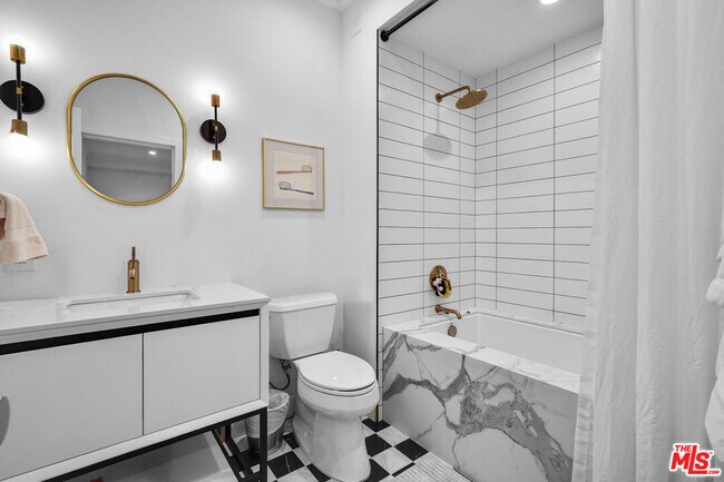 Building Photo - 23255 Mariposa De Oro St