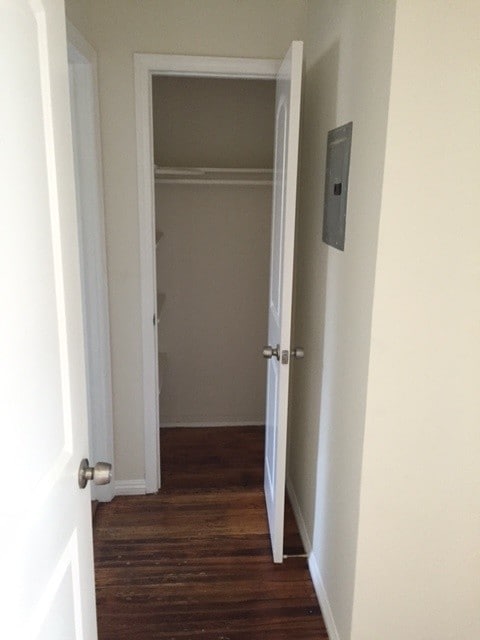 Building Photo - 2512 N Buena Vista St