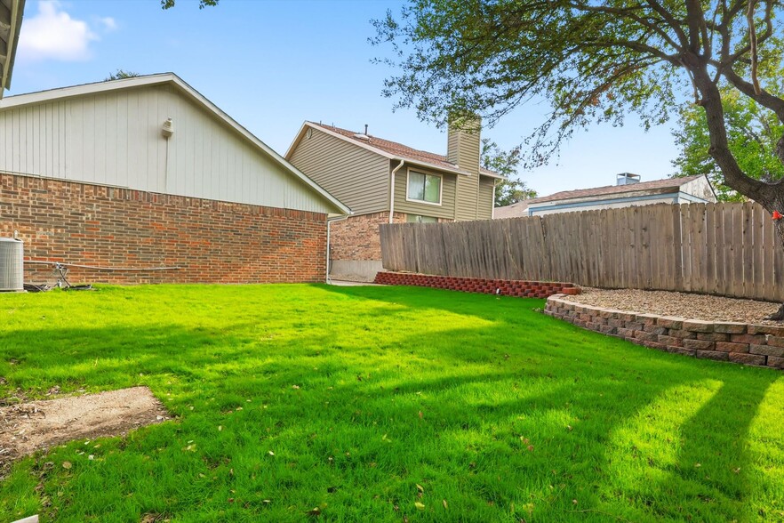 Building Photo - 4813 Via Ventura